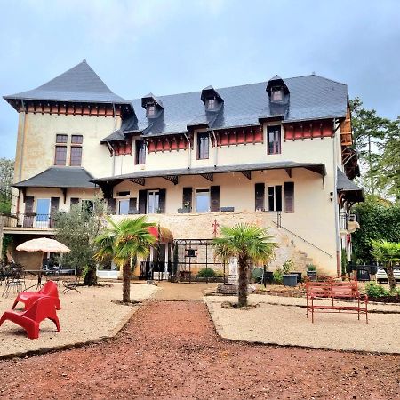 Le Manoir- Cluny Bed & Breakfast Exterior photo