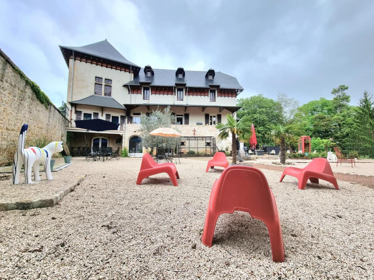 Le Manoir- Cluny Bed & Breakfast Exterior photo